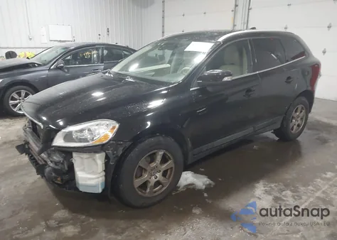 2011 Volvo Xc60 3.2/3.2 R-Design z USA, uszkodzony, nr VIN YV4952DZ9B2165479